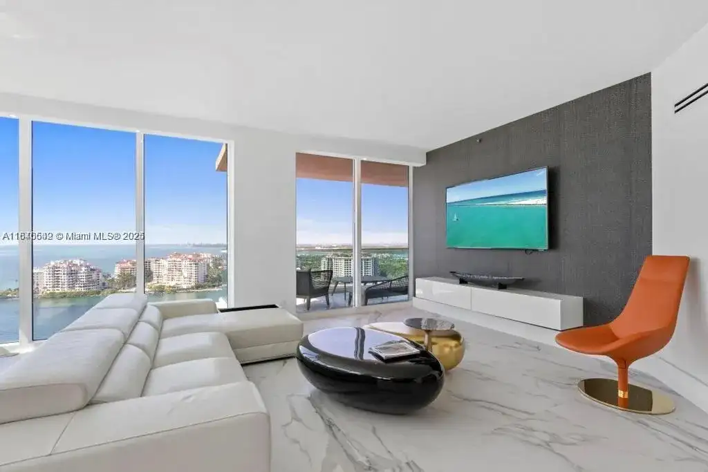 300 S Pointe Dr # 2201, Miami Beach FL 33139 photo 5