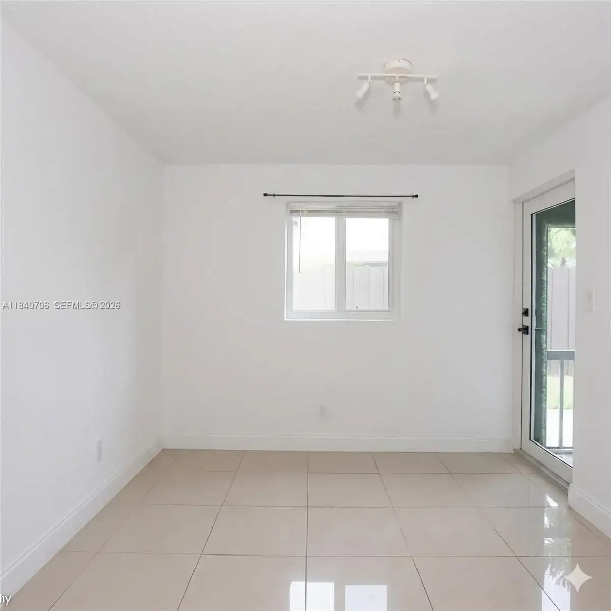 5901 NE 4th Ave # 1, Oakland Park FL 33334 photo 2