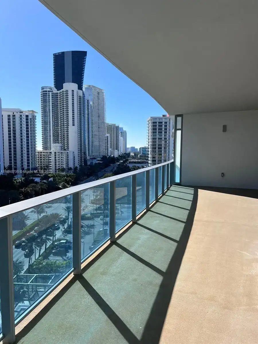 17550 Collins Ave # 1004, Sunny Isles Beach FL 33160 photo 2