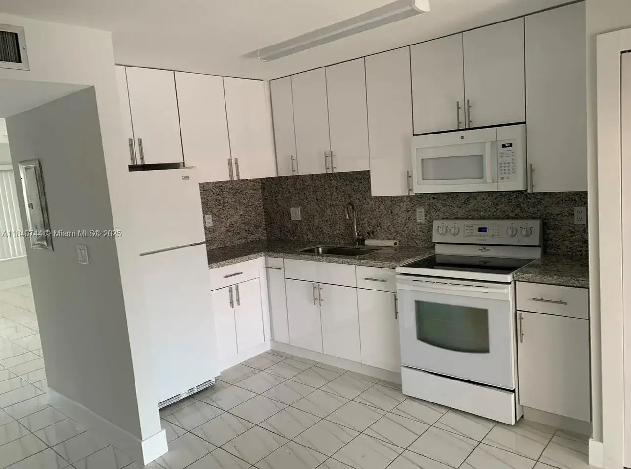 5420 W 26th Ave # 9, Hialeah FL 33016 photo 4