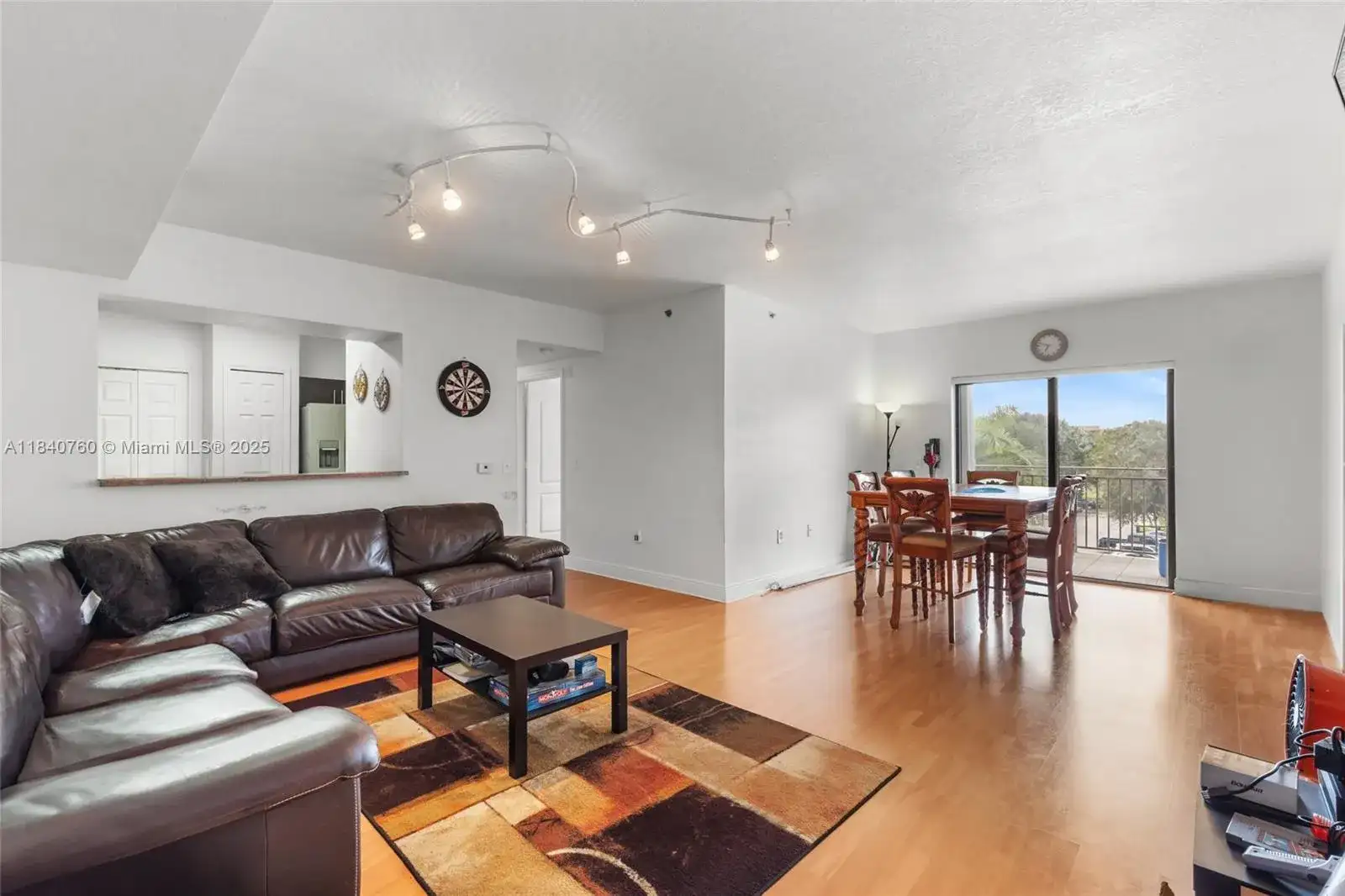 9340 Fontainebleau Blvd # W411, Miami FL 33172 photo 5