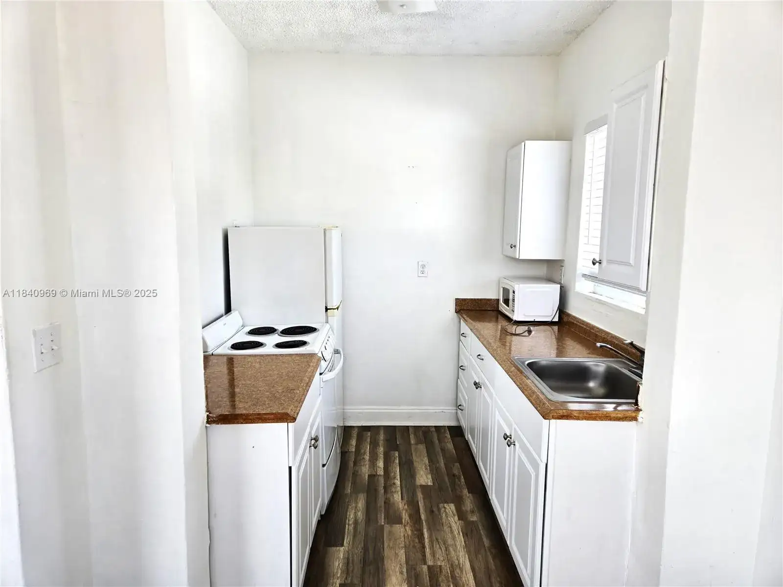 384 Tamiami Canal Rd # 4, Miami FL 33144 photo 5