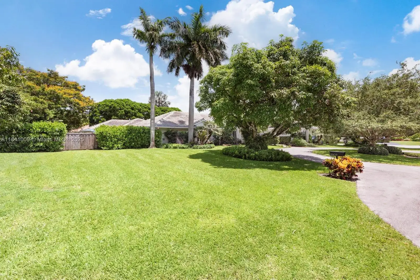 15503 SW 74th Pl, Palmetto Bay FL 33157 photo 2