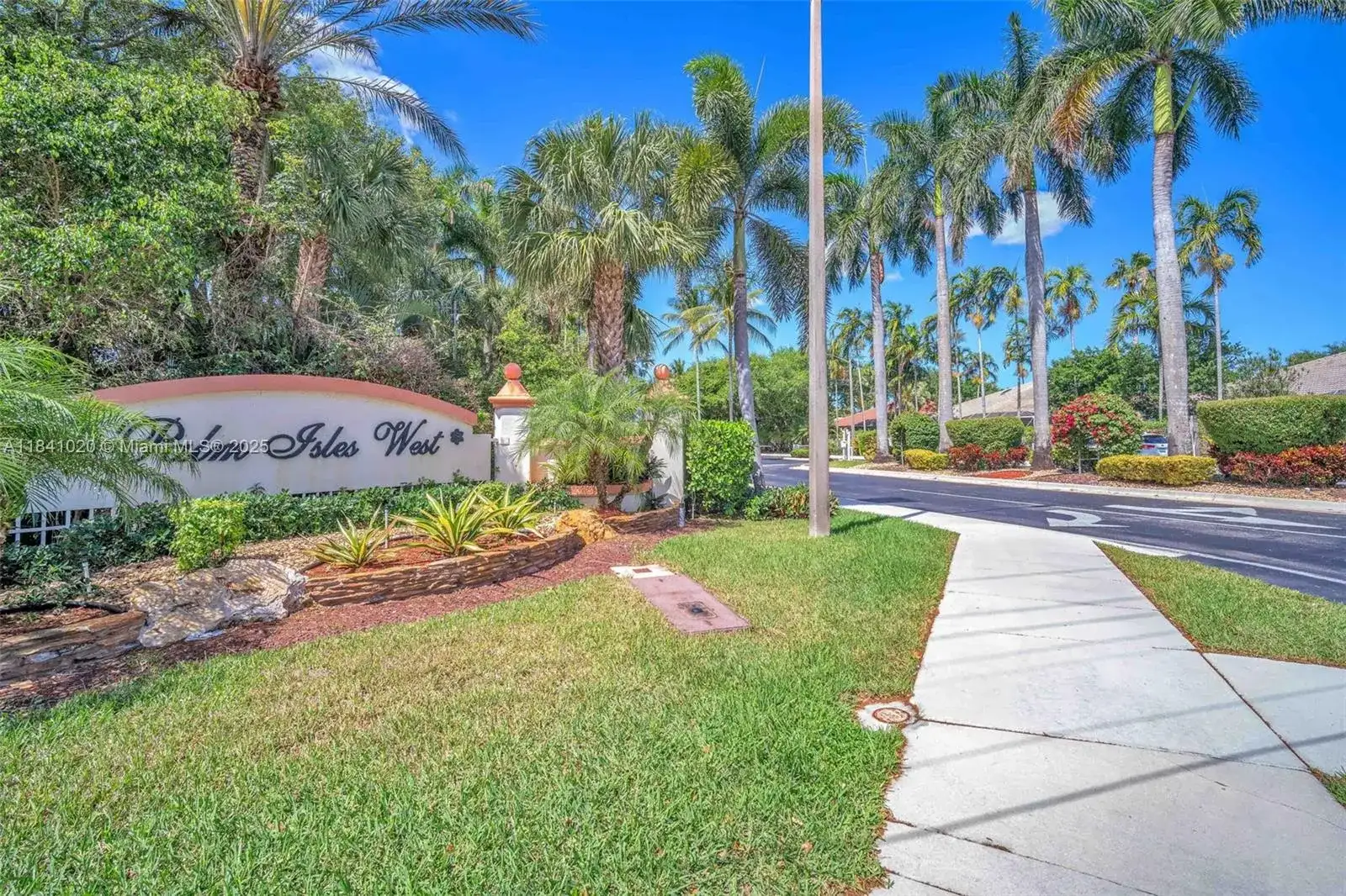 9567 N Crescent View Dr N, Boynton Beach FL 33437 photo 3