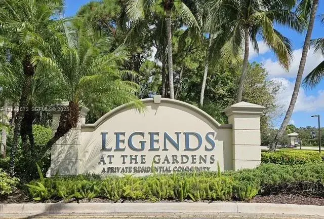 4851 Bonsai Cir # 215, Palm Beach Gardens FL 33418