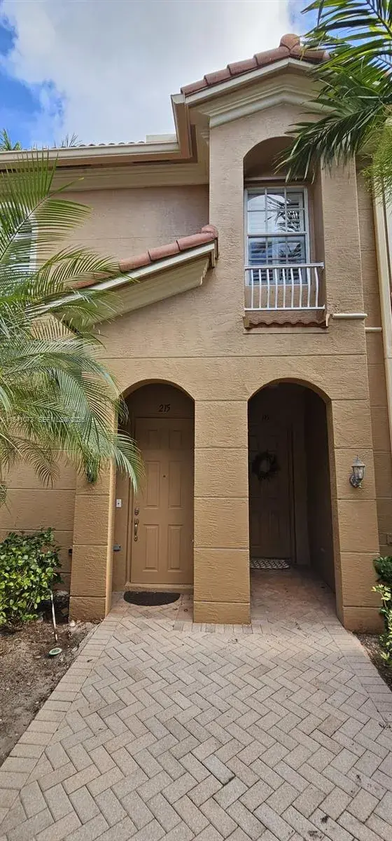4851 Bonsai Cir # 215, Palm Beach Gardens FL 33418