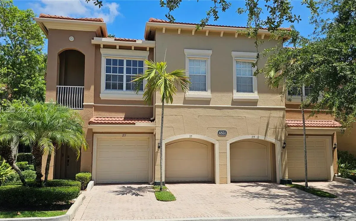 4851 Bonsai Cir # 215, Palm Beach Gardens FL 33418