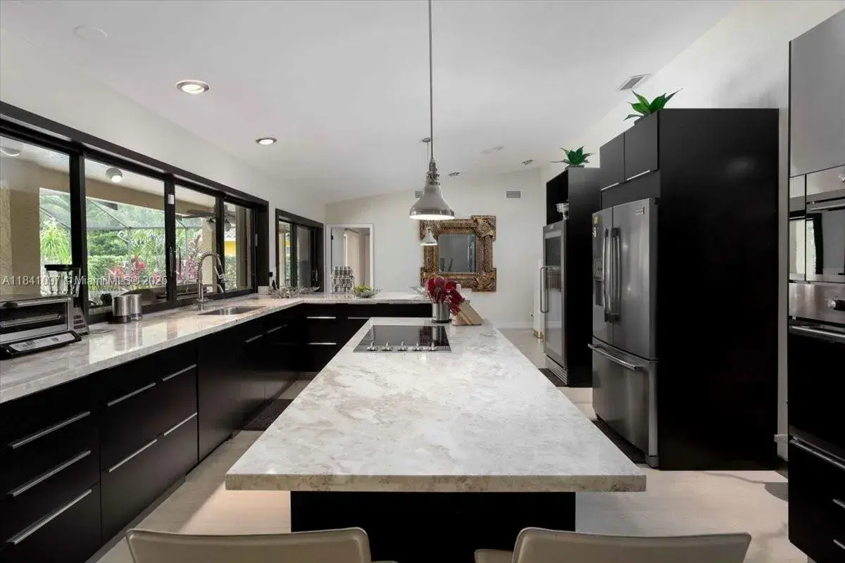 1000 E Cypress Dr, Pompano Beach FL 33069