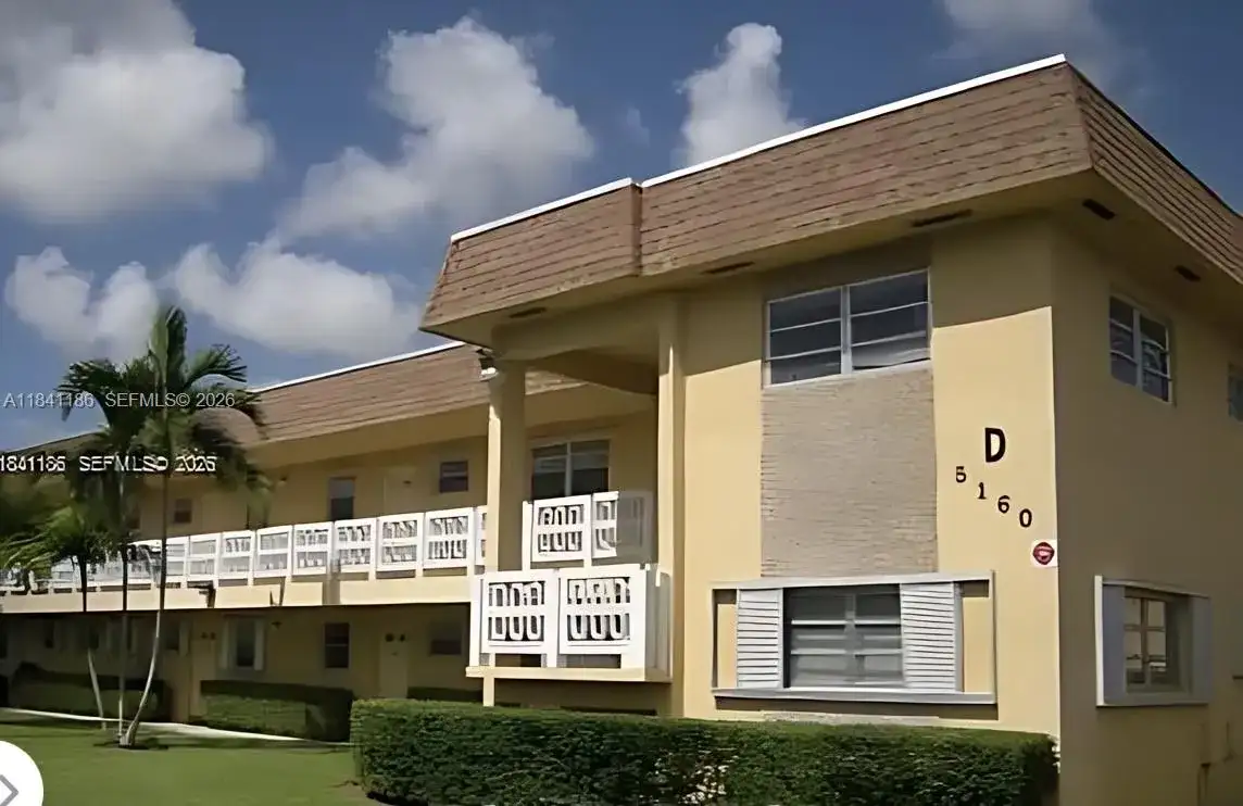 5160 SW 40th Ave # 26D, Dania Beach FL 33314 photo 2
