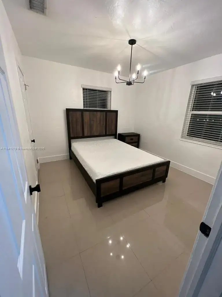 80 Carlisle Dr, Miami Springs FL 33166 photo 5