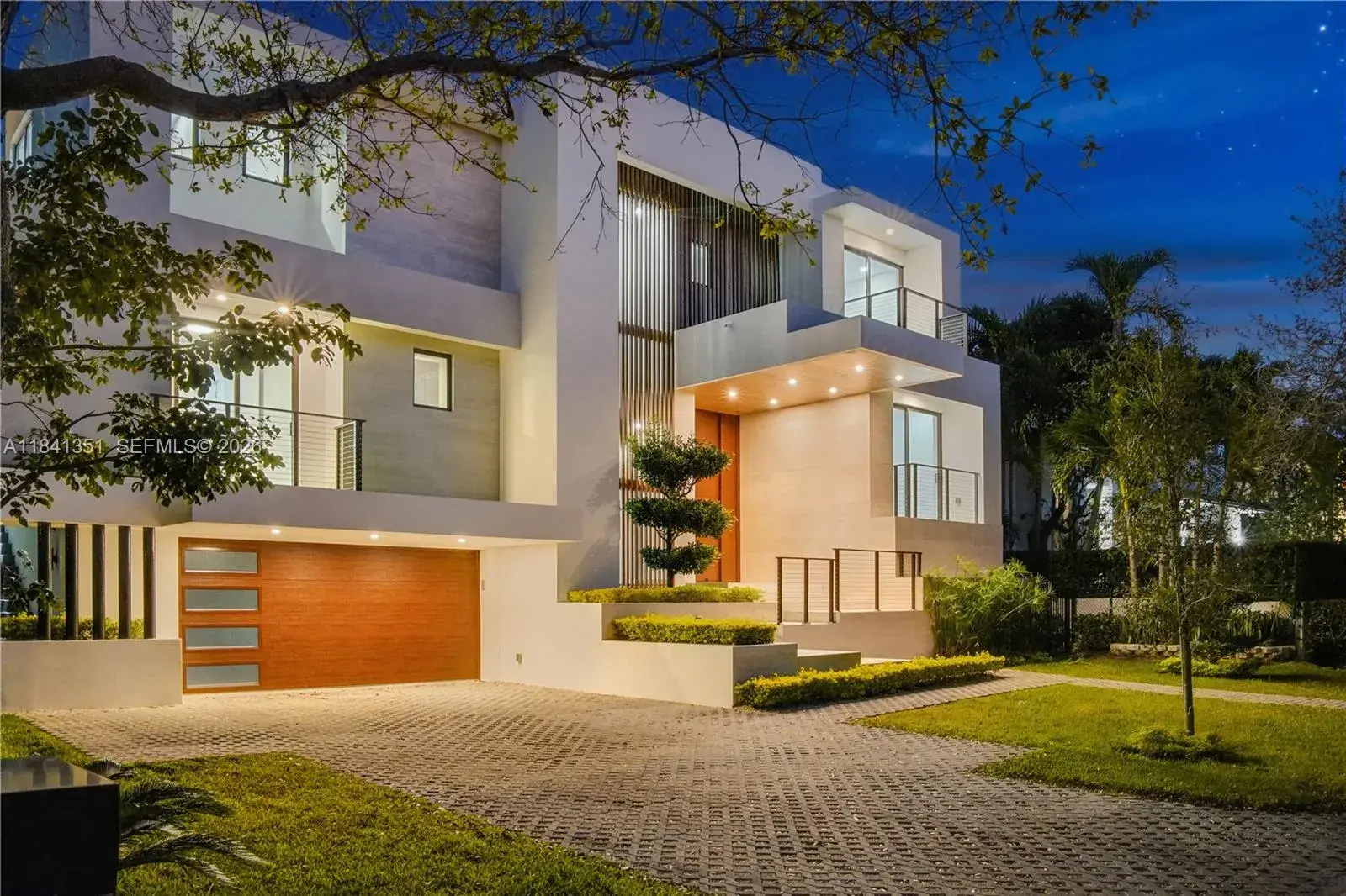 285 Woodcrest Rd, Key Biscayne FL 33149