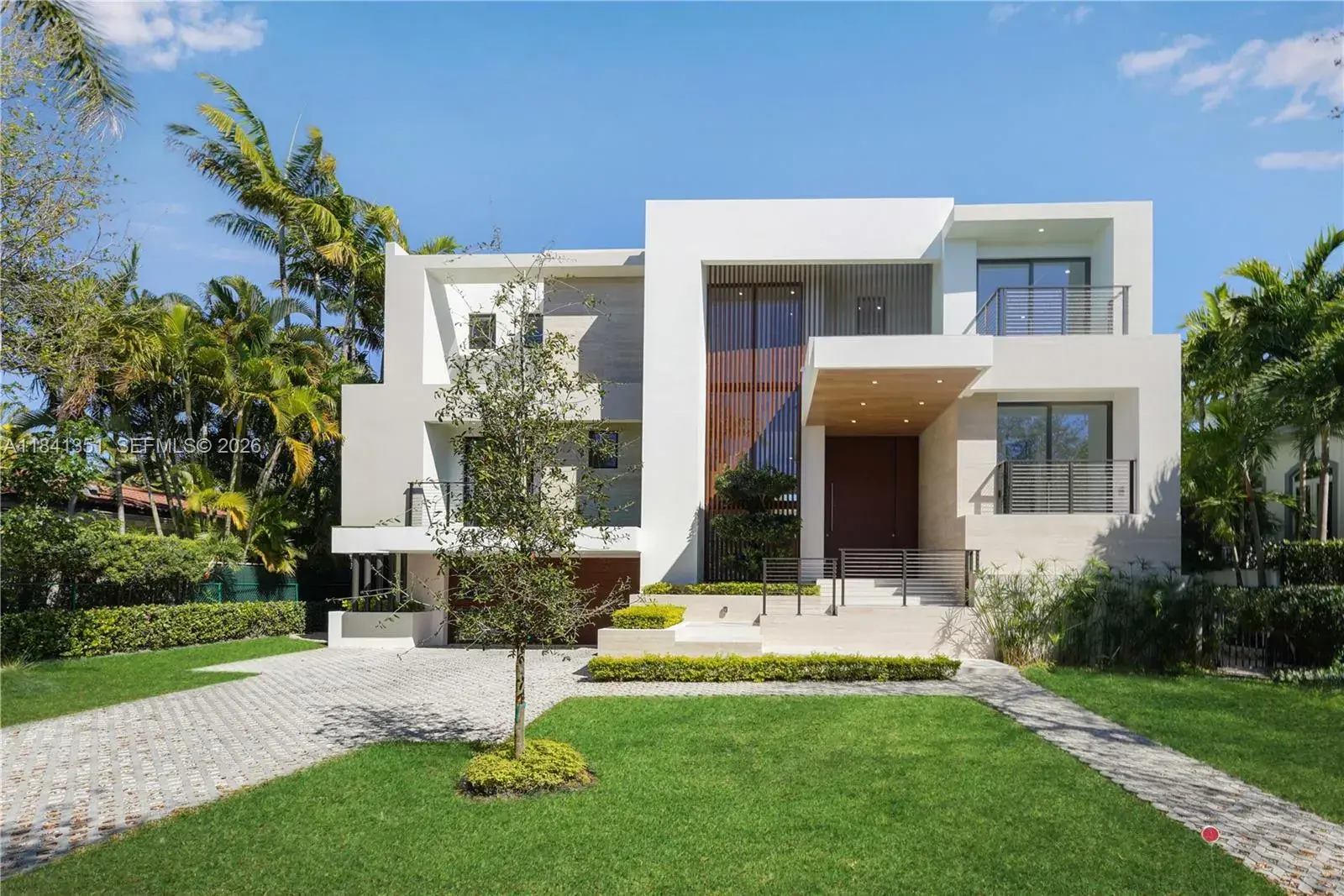285 Woodcrest Rd, Key Biscayne FL 33149