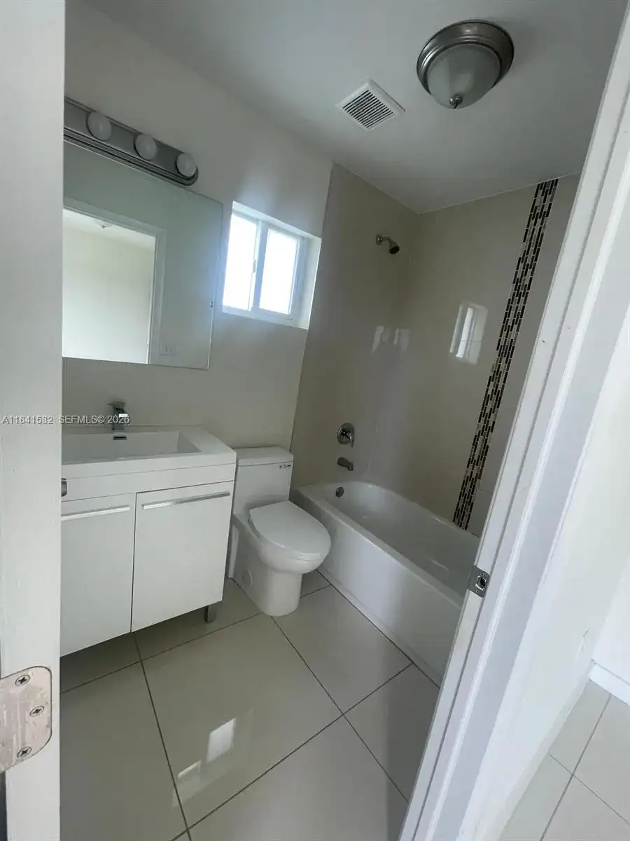 2121-2125 NW 72nd st, Miami FL 33147 photo 3