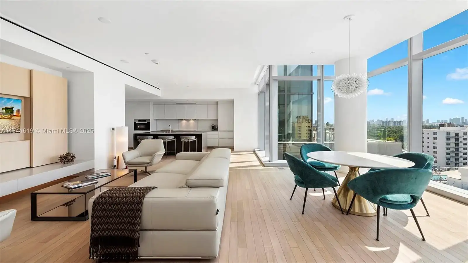 2901 Collins Ave # 1403, Miami Beach FL 33140