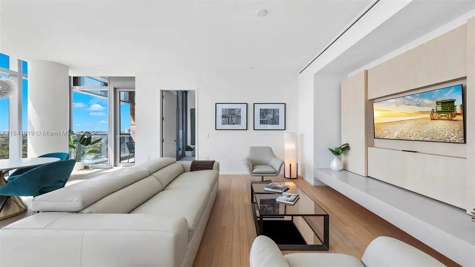 2901 Collins Ave # 1403, Miami Beach FL 33140 photo 2