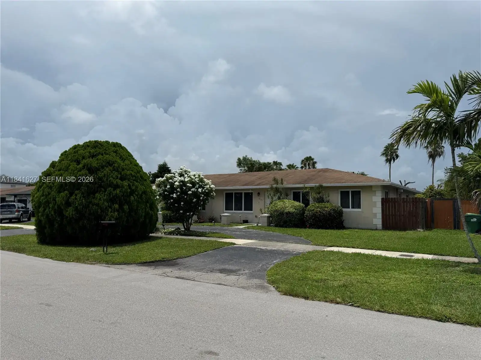 8121 SW 205th St, Cutler Bay FL 33189 photo 2