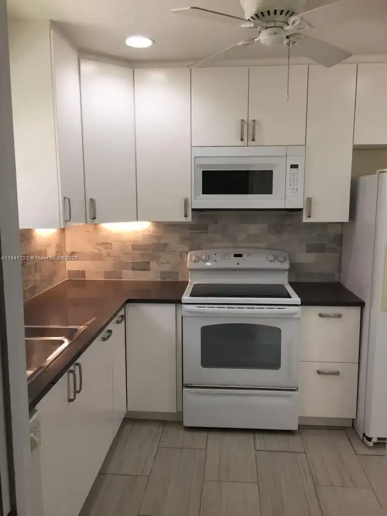 9925 SW 84 St, Miami FL 33173 photo 3