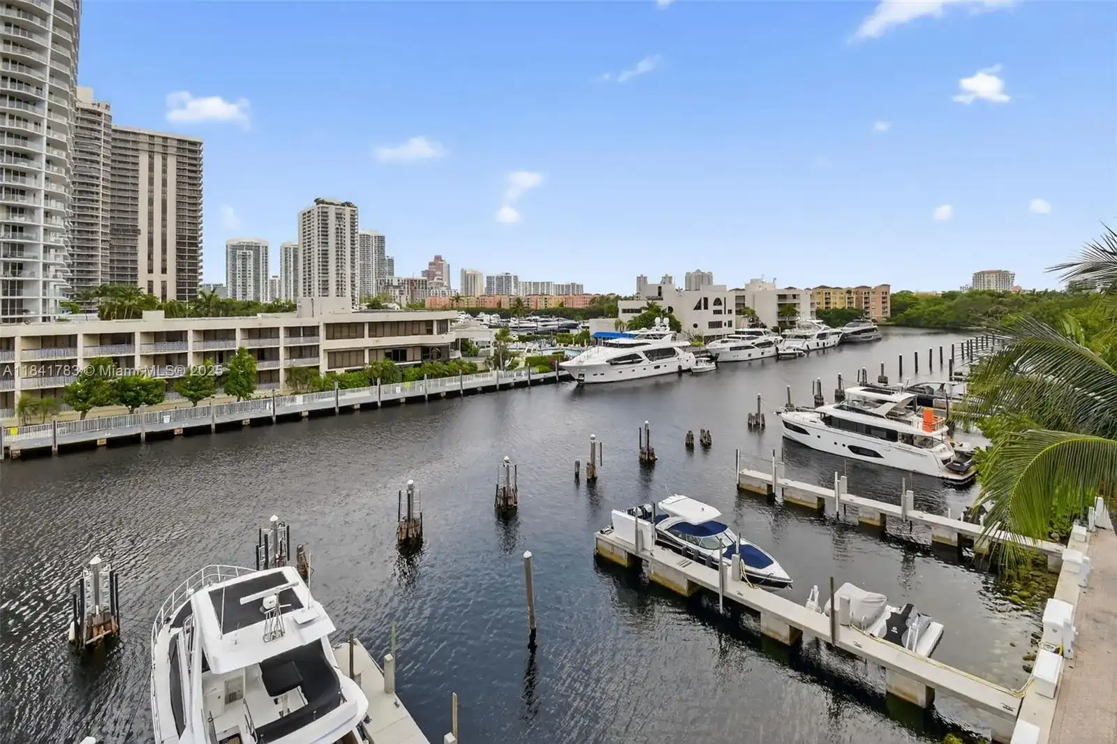 19925 NE 39th PL Boat Slip #17, Aventura FL 33180