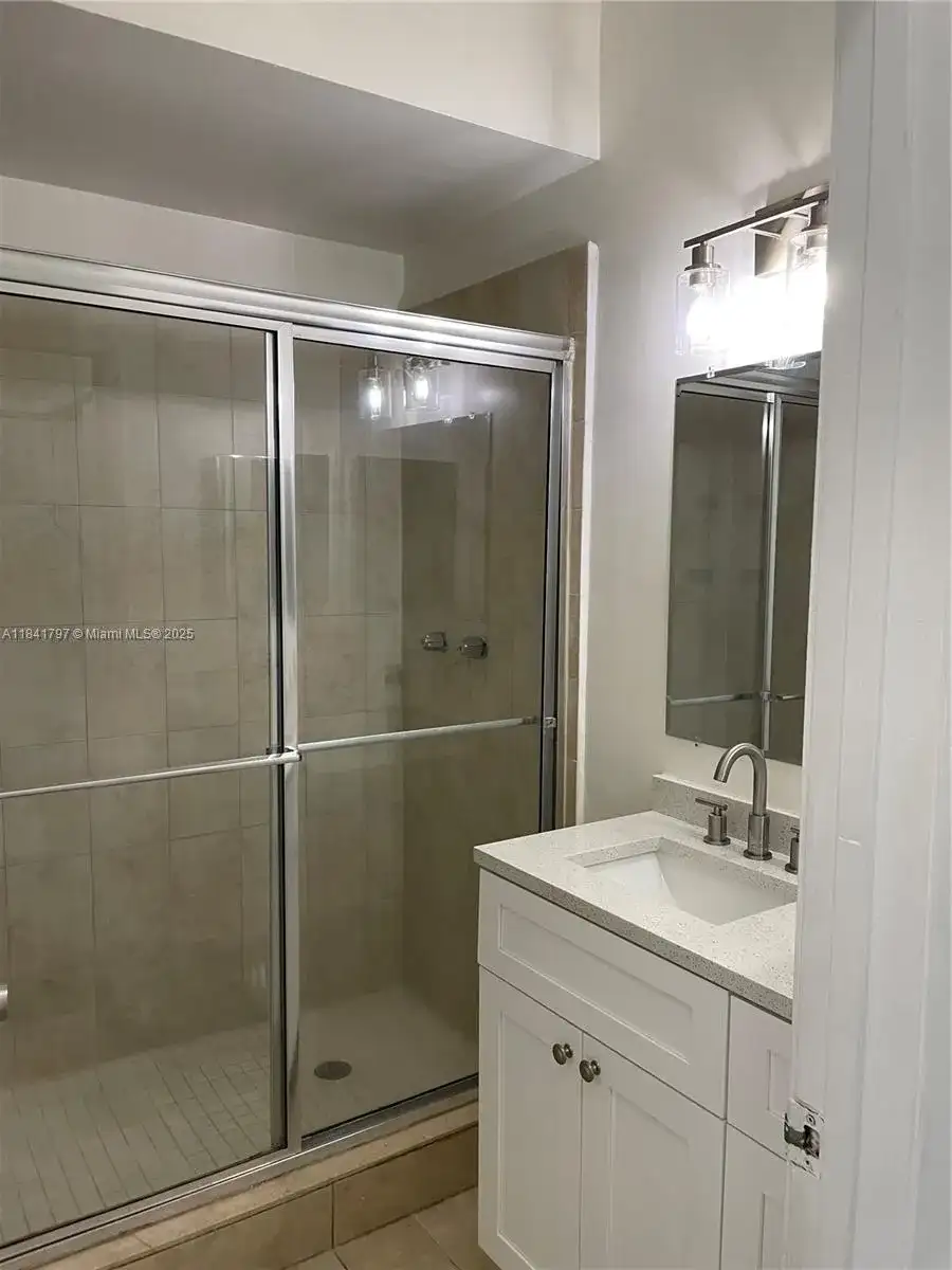 661 Cypress Lake Blvd # J20, Deerfield Beach FL 33064 photo 5