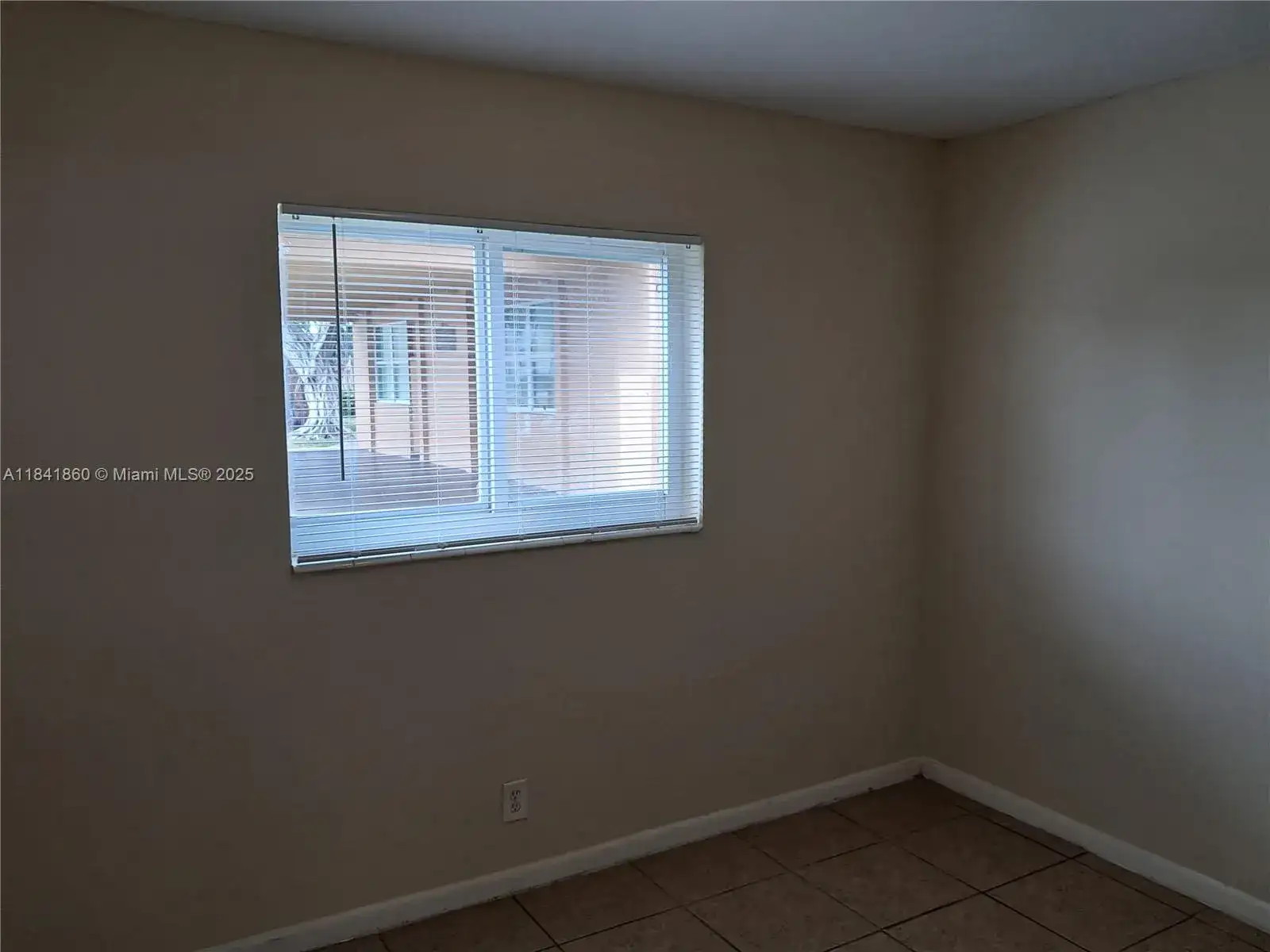 2511 NW 39th Ter # 104, Lauderdale Lakes FL 33311 photo 5