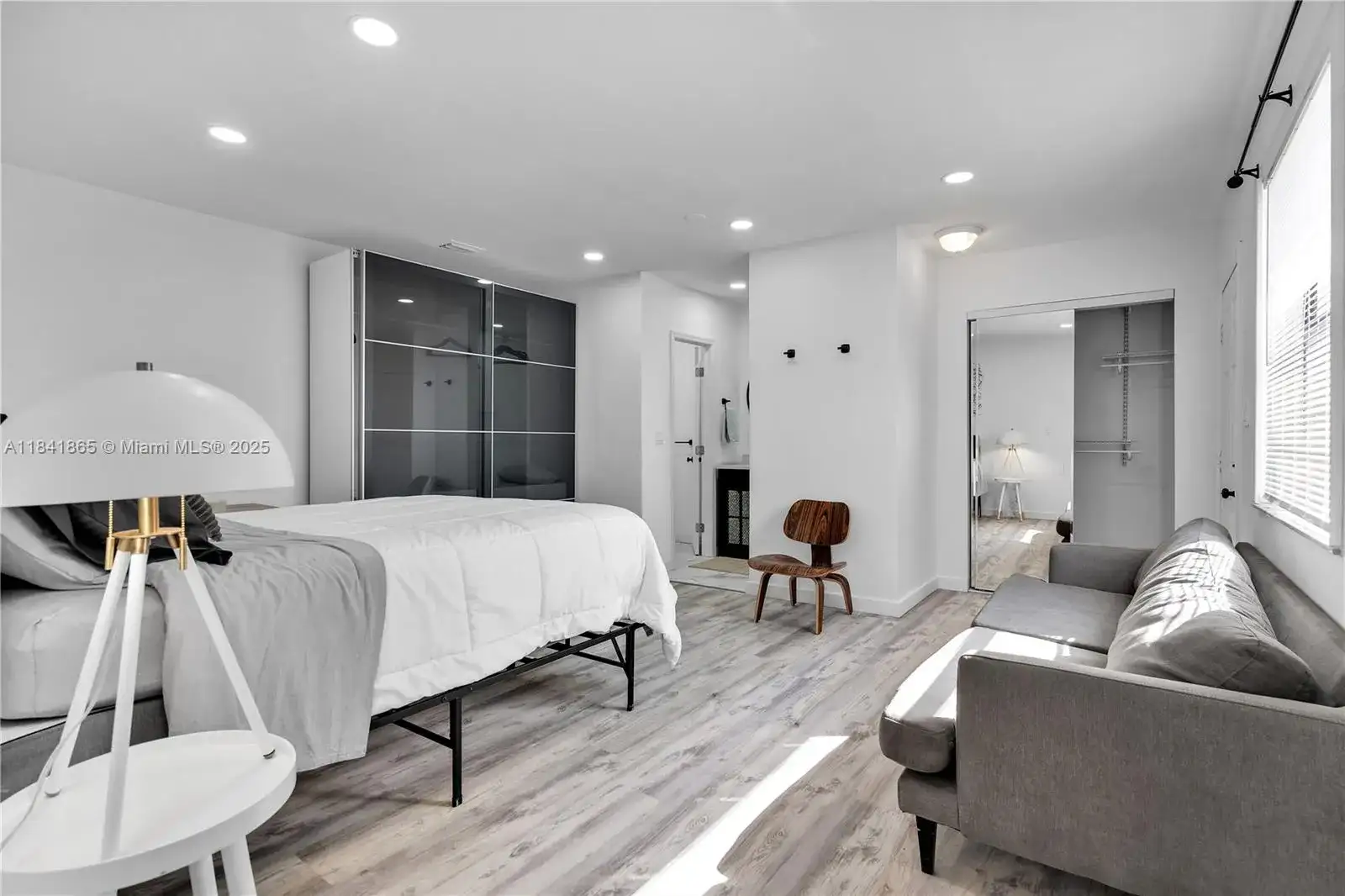 1510 Normandy Dr # 2, Miami Beach FL 33141 photo 2