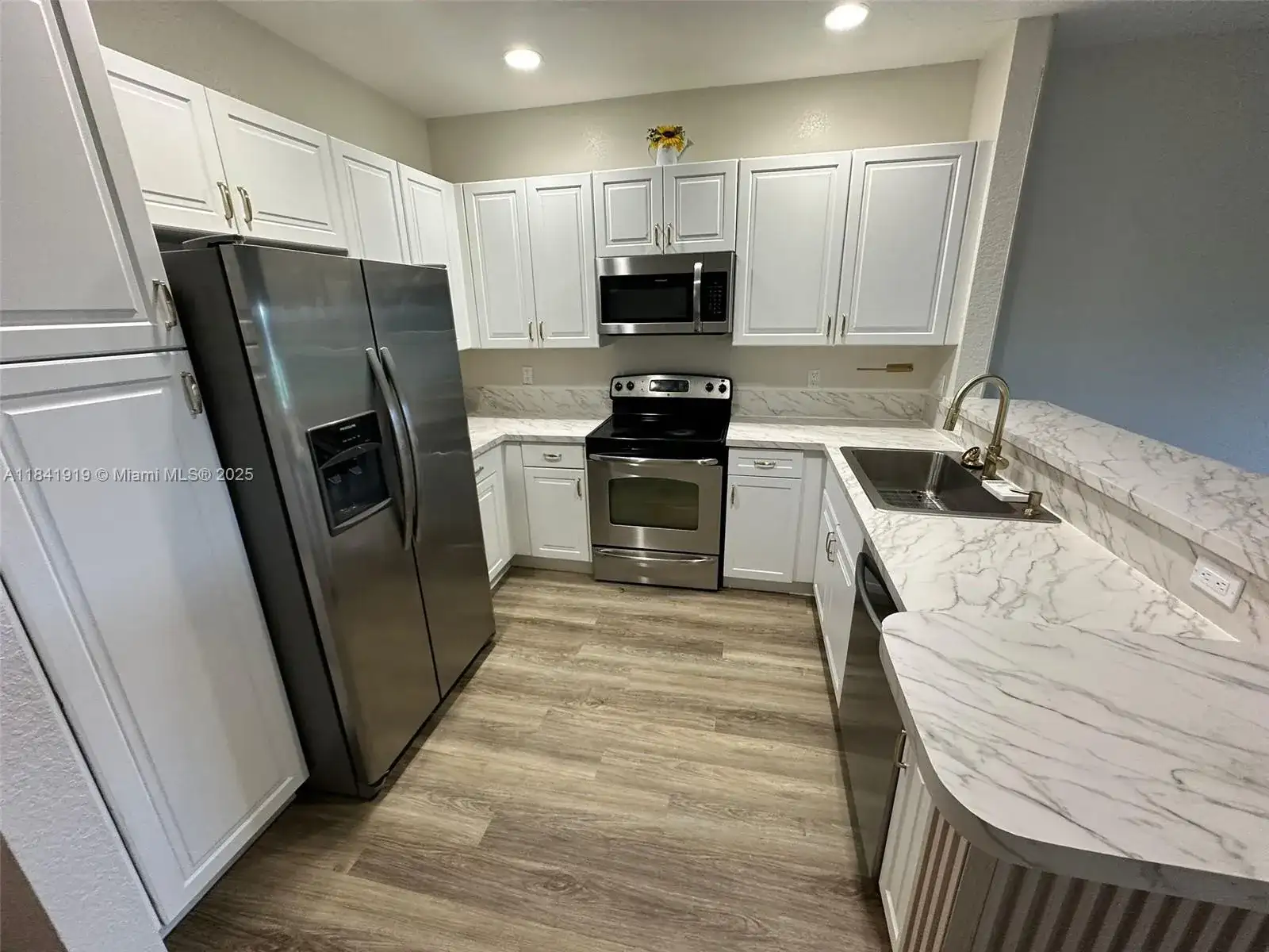 3018 NW 30th Ave, Oakland Park FL 33311 photo 3