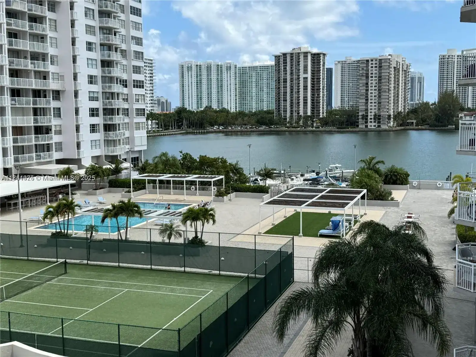 18031 Biscayne Blvd # 502, Aventura FL 33160 photo 3