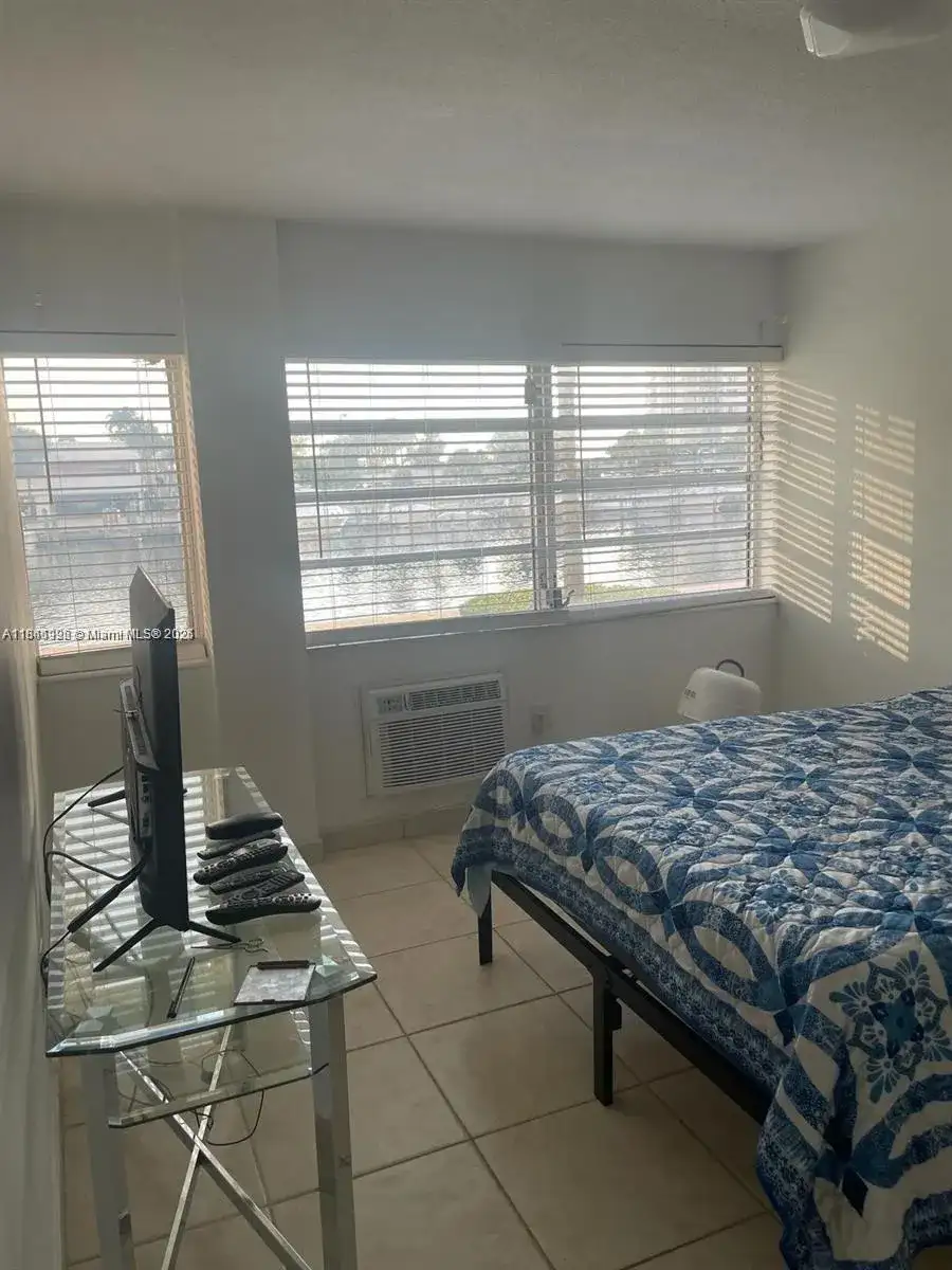 220 Kings Point Dr # 102, Sunny Isles Beach FL 33160 photo 5