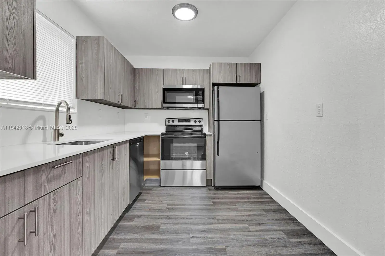5753 NW 6 AVE # 5751, Miami FL 33137