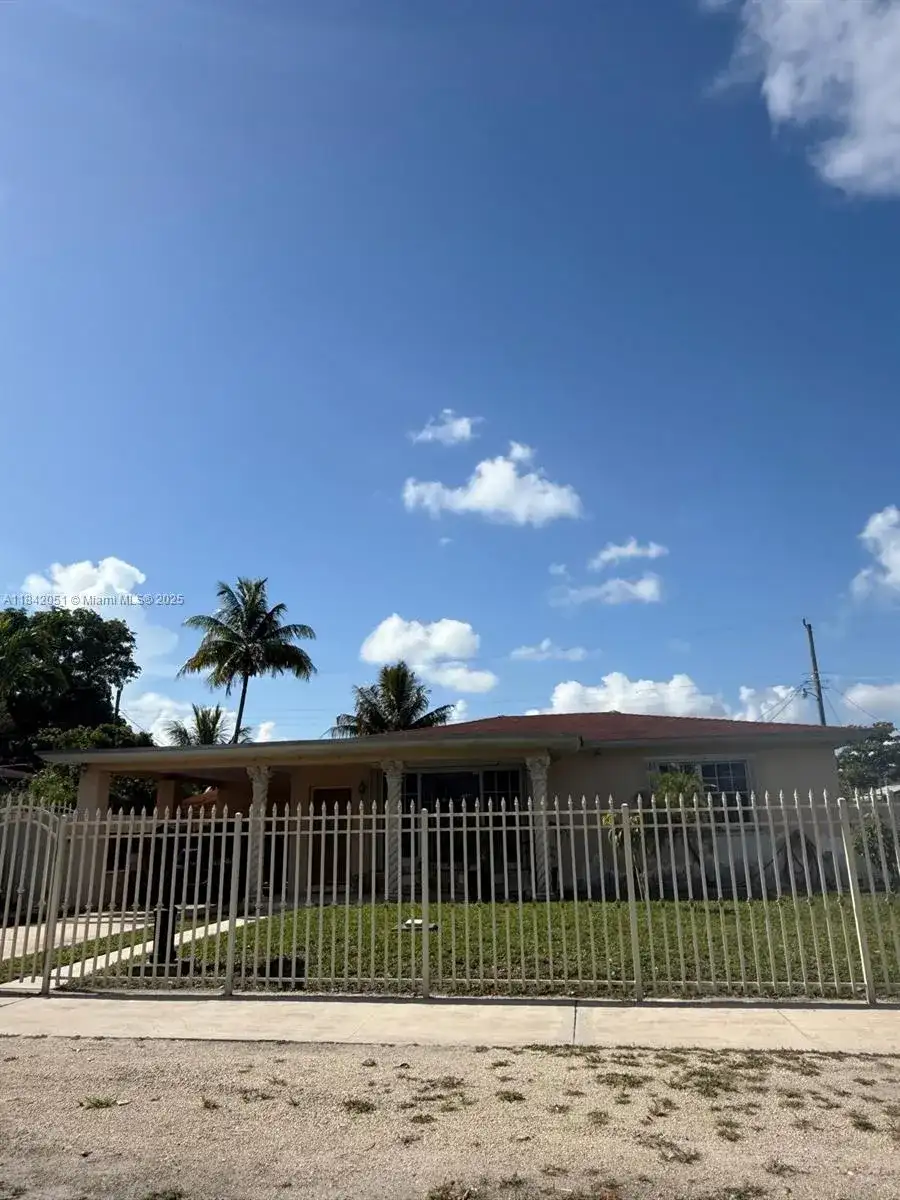 3435 NW 80TH ST, Miami FL 33147 photo 2