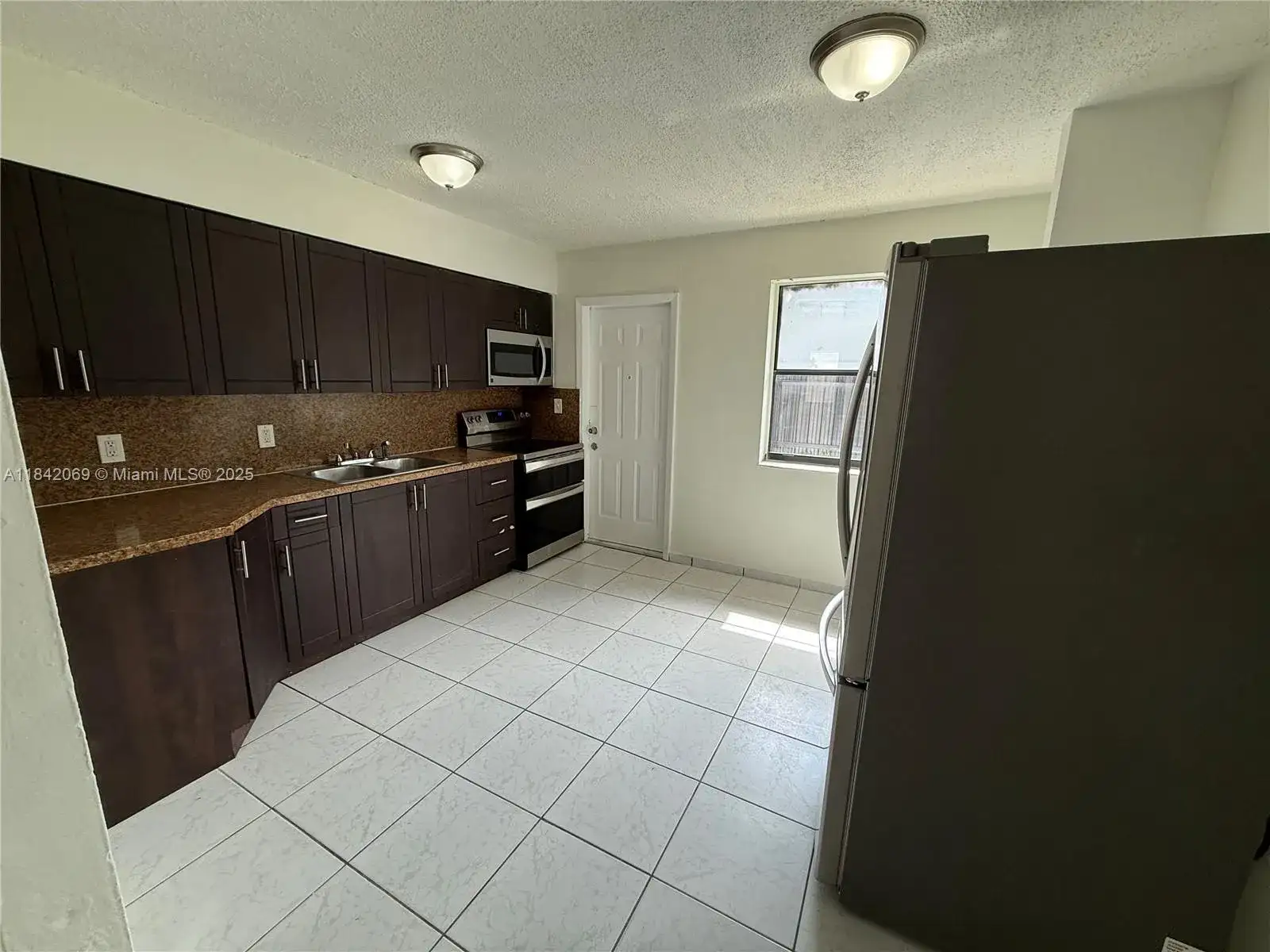 2146 NW 18th terr # A, Miami FL 33125 photo 3