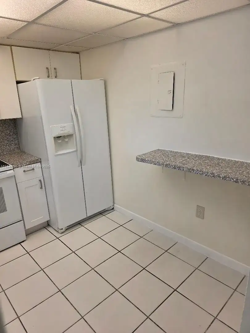 1121 SW 105 AV # 322, Miami FL 33174 photo 2