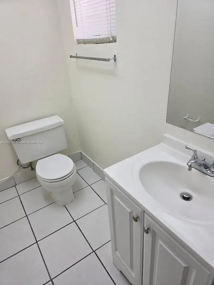 1121 SW 105 AV # 322, Miami FL 33174 photo 4