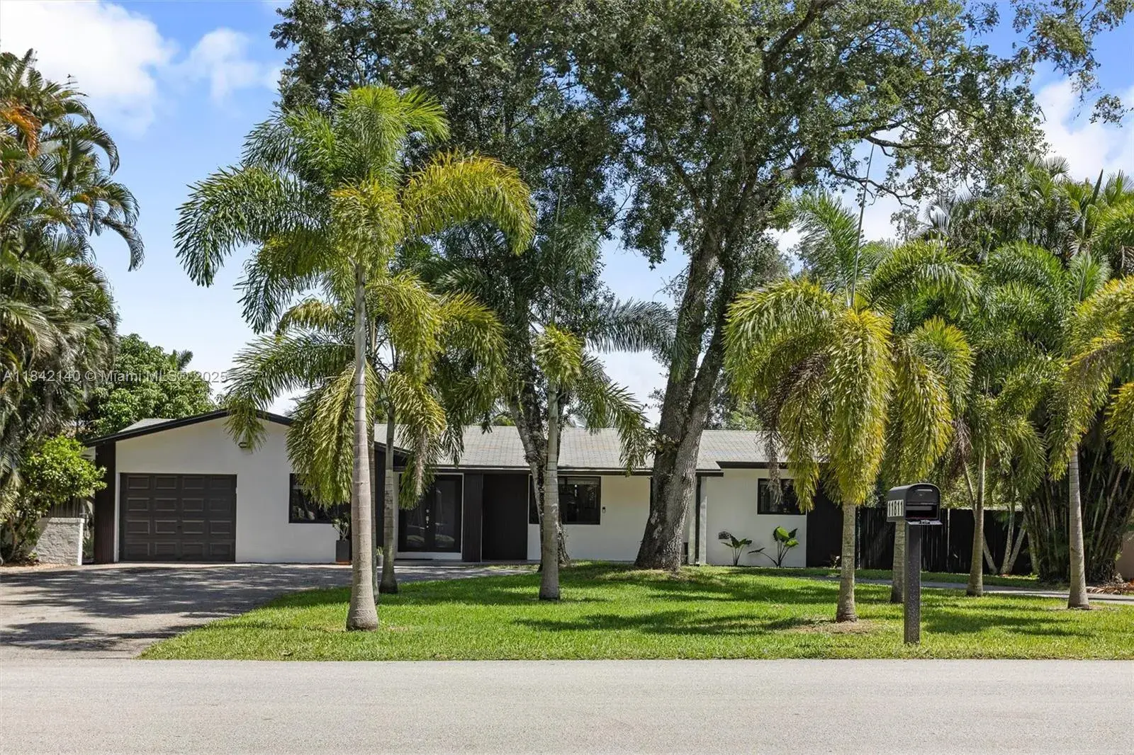 11811 NW 5th Ct, Plantation FL 33325