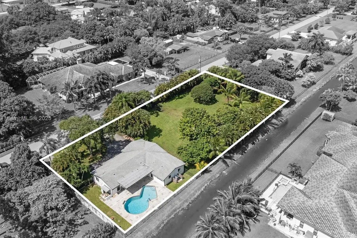 11811 NW 5th Ct, Plantation FL 33325