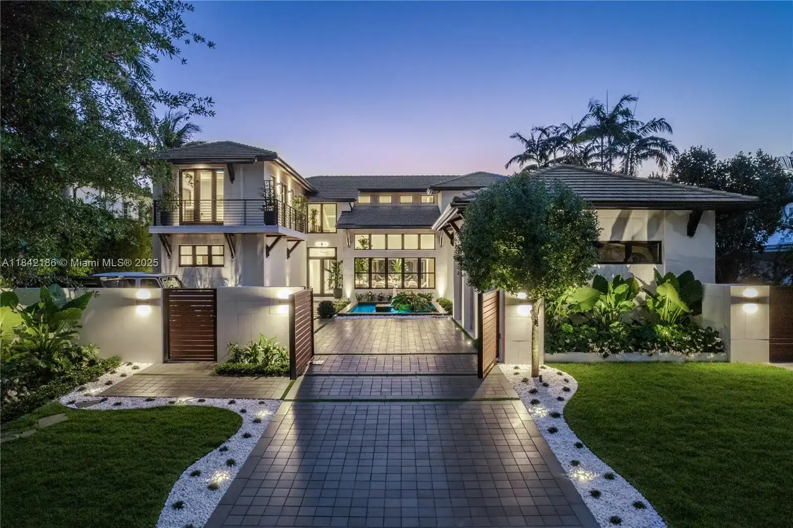 4241 Palm Ln, Miami FL 33137 photo 3