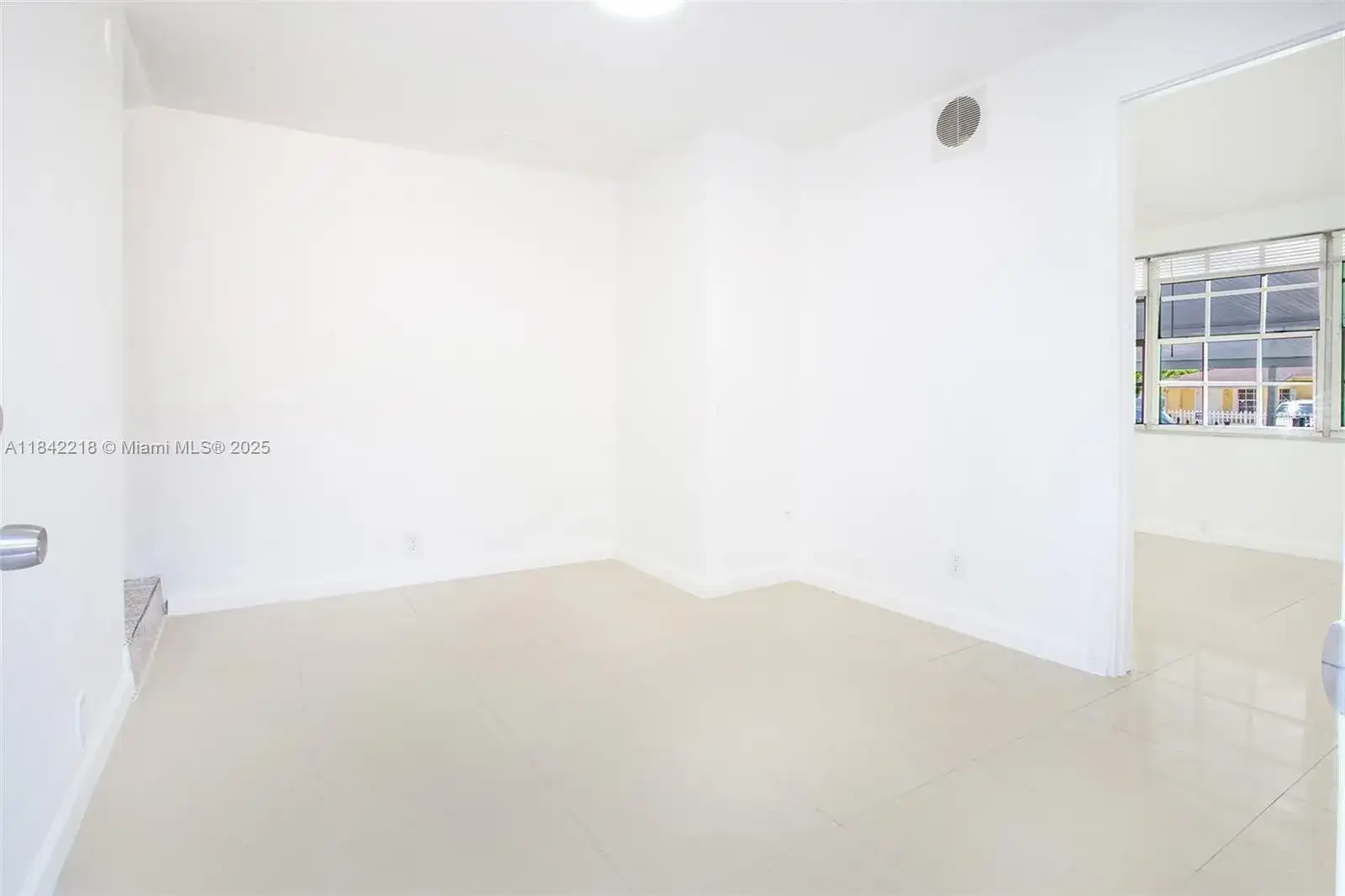 2731 NW 100th St # B, Miami FL 33147 photo 3