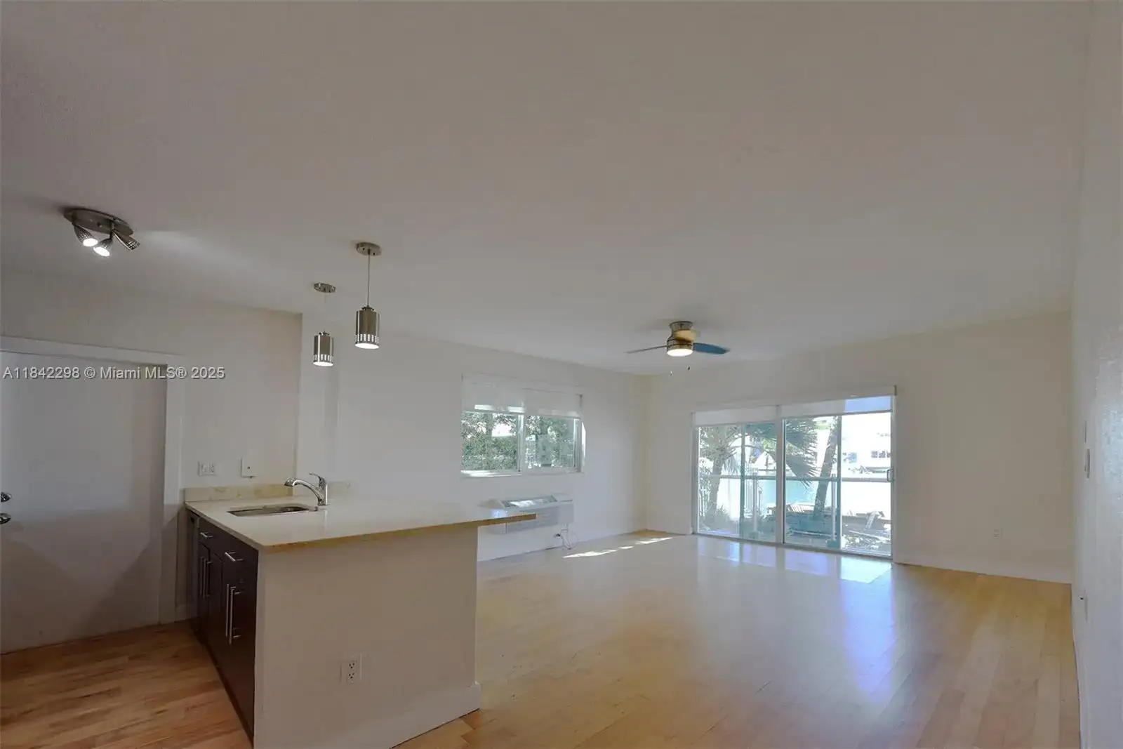 7171 Bay Dr # 6, Miami Beach FL 33141 photo 2