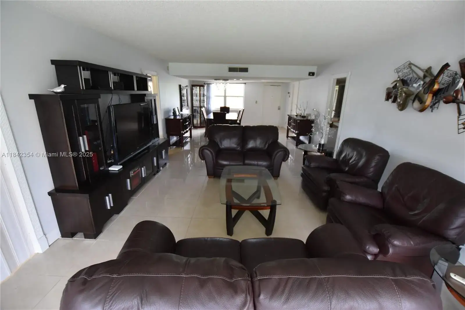 3800 Oaks Clubhouse Dr # 309, Pompano Beach FL 33069
