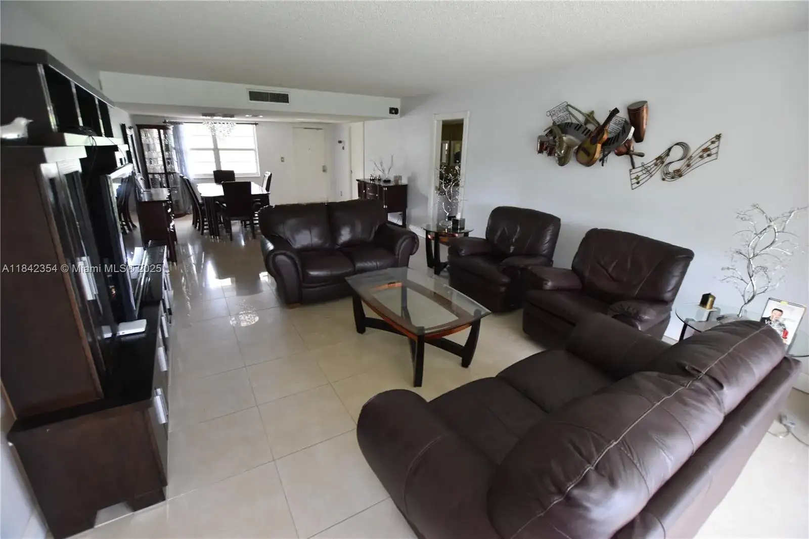 3800 Oaks Clubhouse Dr # 309, Pompano Beach FL 33069 photo 4