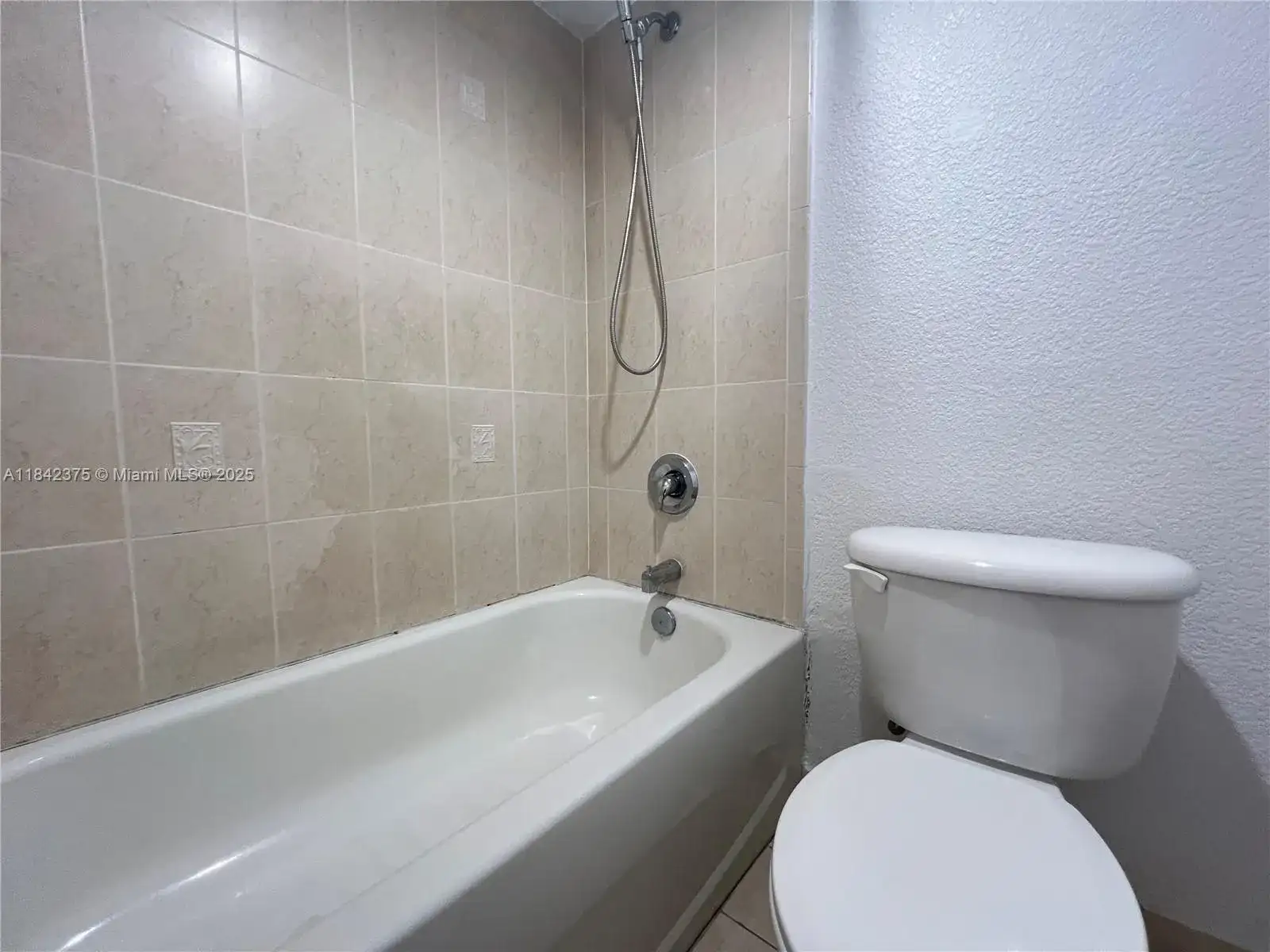 445 SW 11th St # 201, Miami FL 33130 photo 5