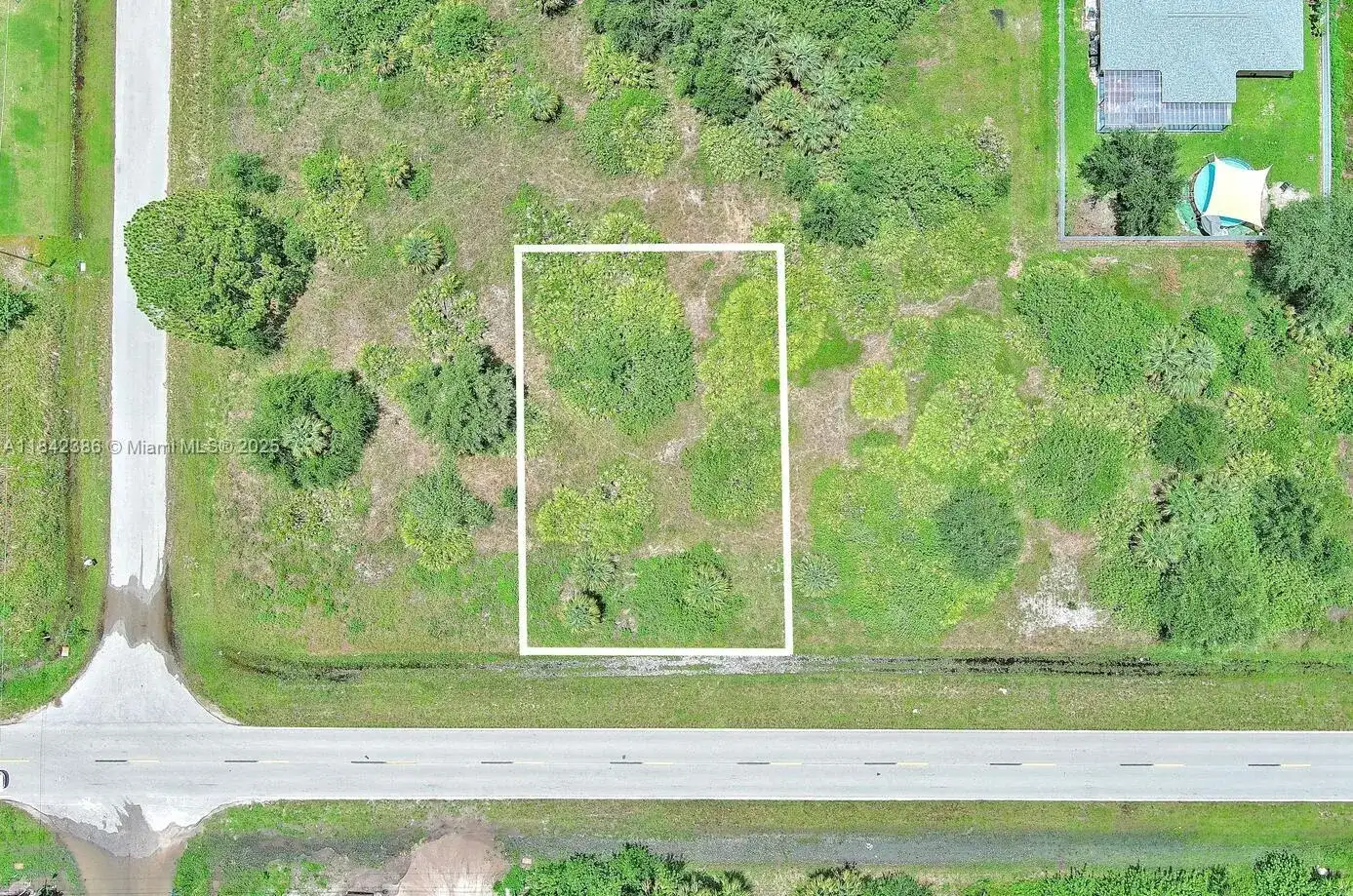 841 Milwaukee Blvd, Lehigh Acres FL 33974 photo 2