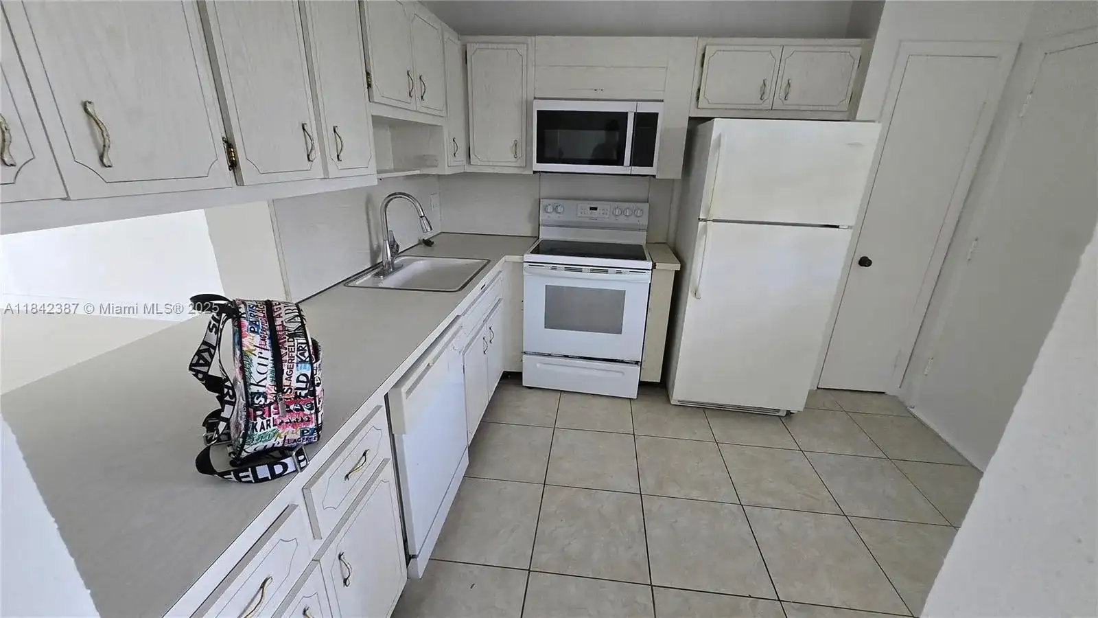 877 NE 195th St # 417, Miami FL 33179 photo 5
