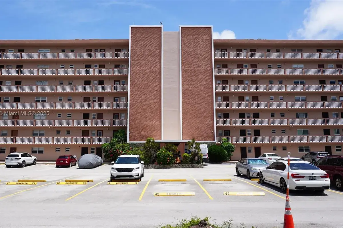 301 NE 14th Ave # 703, Hallandale Beach FL 33009
