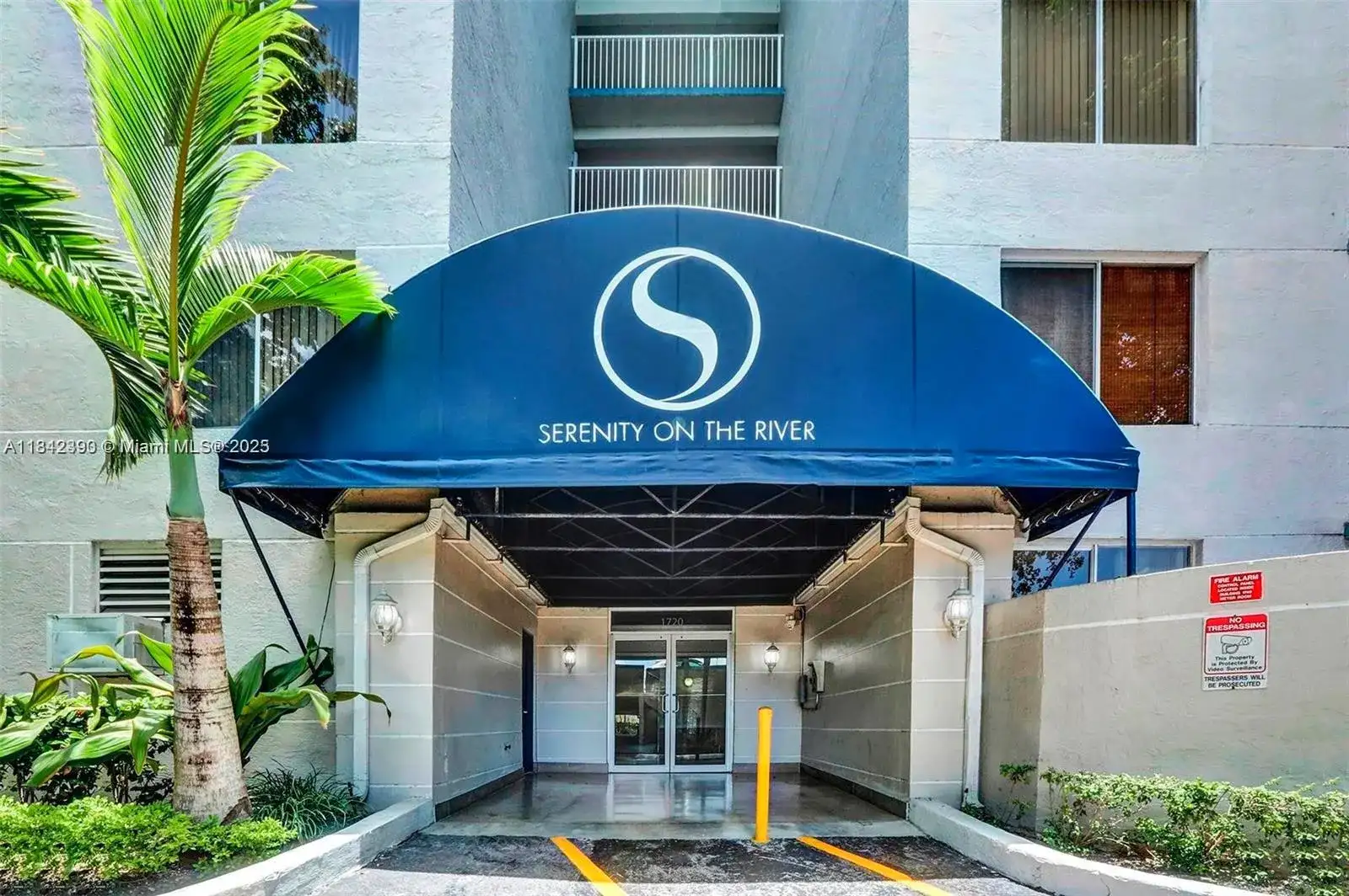 1720 NW N River Dr # 411, Miami FL 33125 photo 2