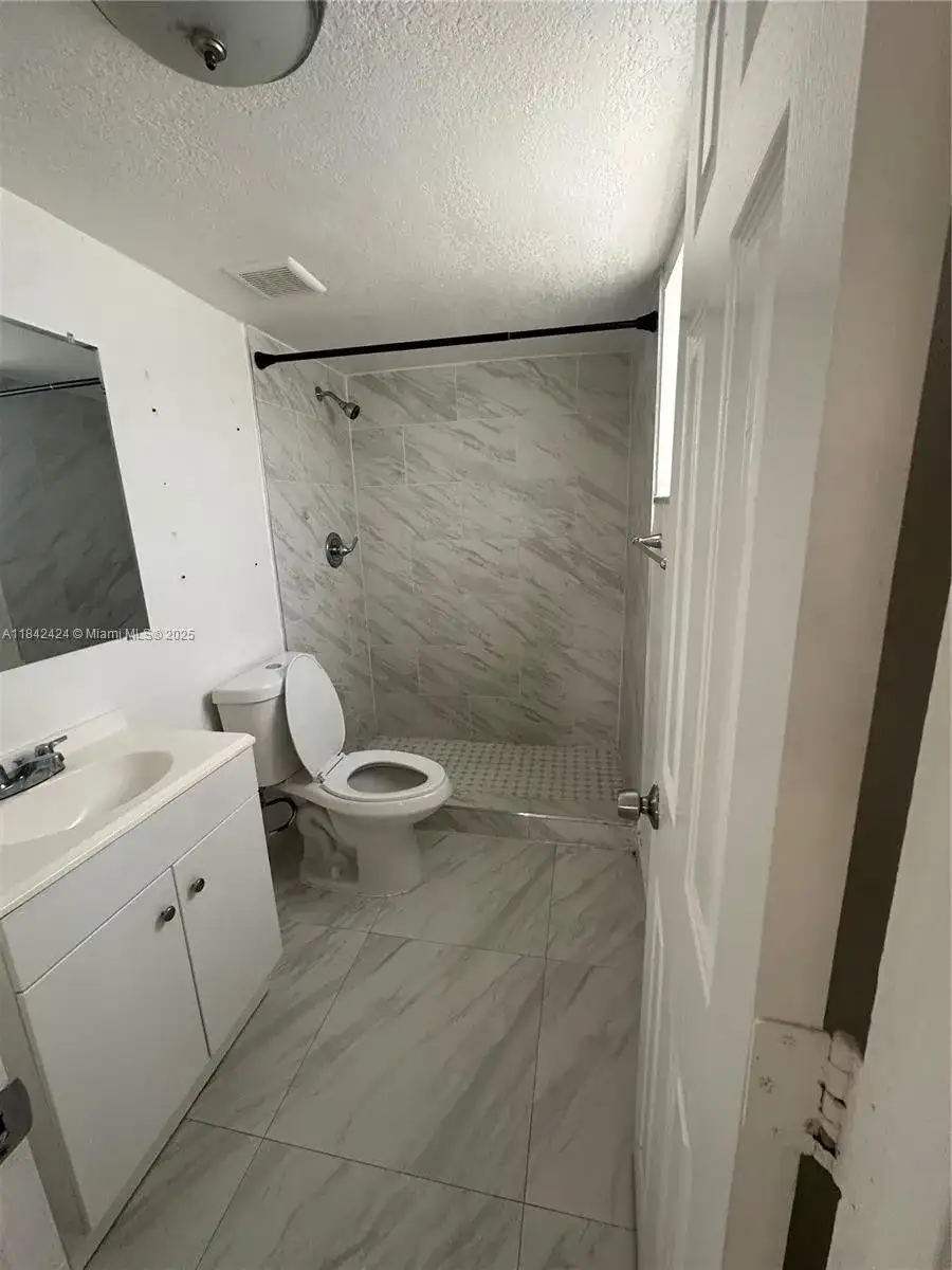 3901 NW 9th Ave # 2, Deerfield Beach FL 33064 photo 2
