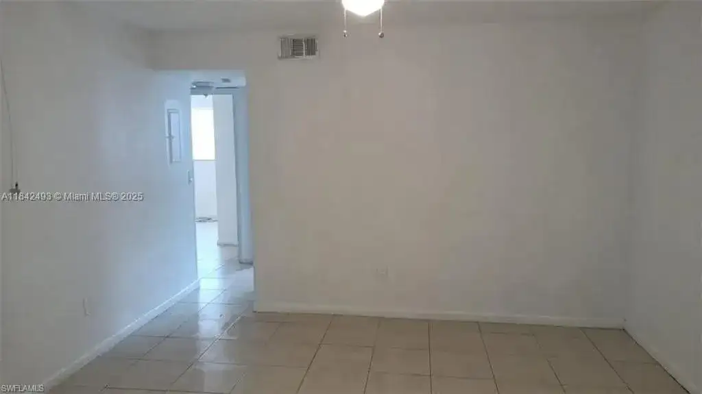 2524 Congress St # 4, Other City - In The State Of Florida FL 33901 photo 4