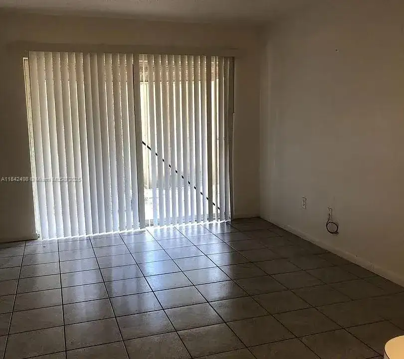 2524 Congress St # 7, Other City - In The State Of Florida FL 33901 photo 4