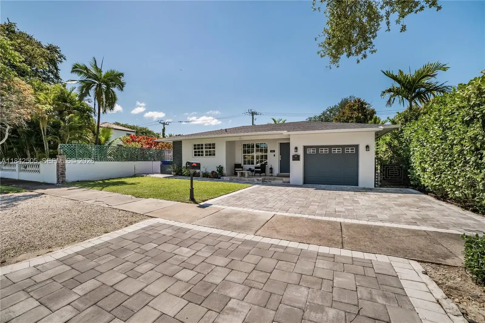 680 NE 81st St, Miami FL 33138 photo 2