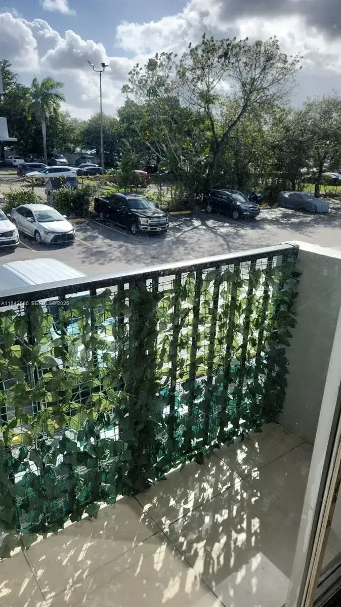16450 NW 2nd Ave # 206, Miami FL 33169